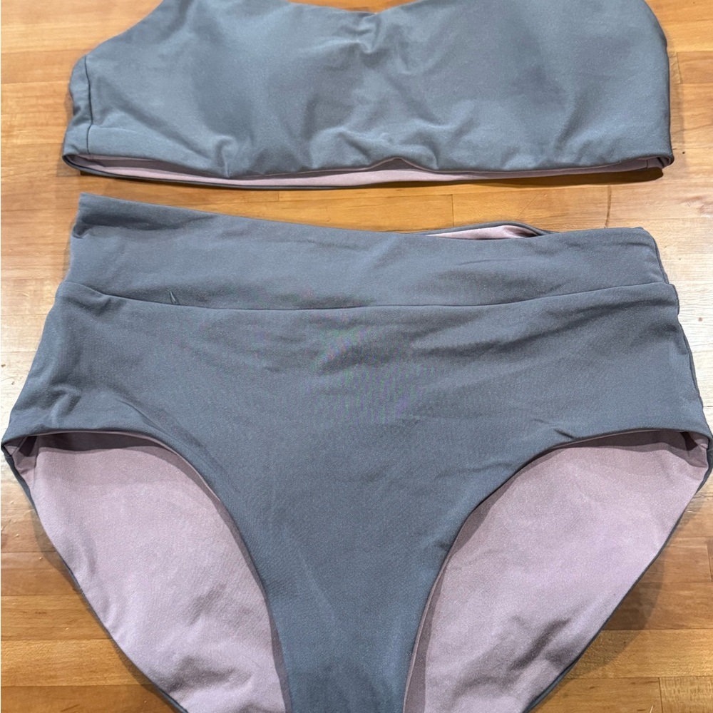 lululemon athletica Charcoal  and Blush Bikini reversible size 6